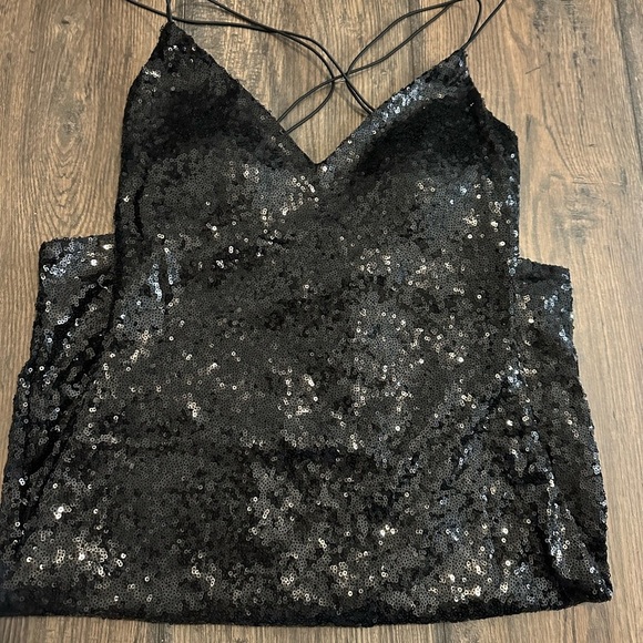 Elegant Black Sequin Dress - Picture 2 of 3